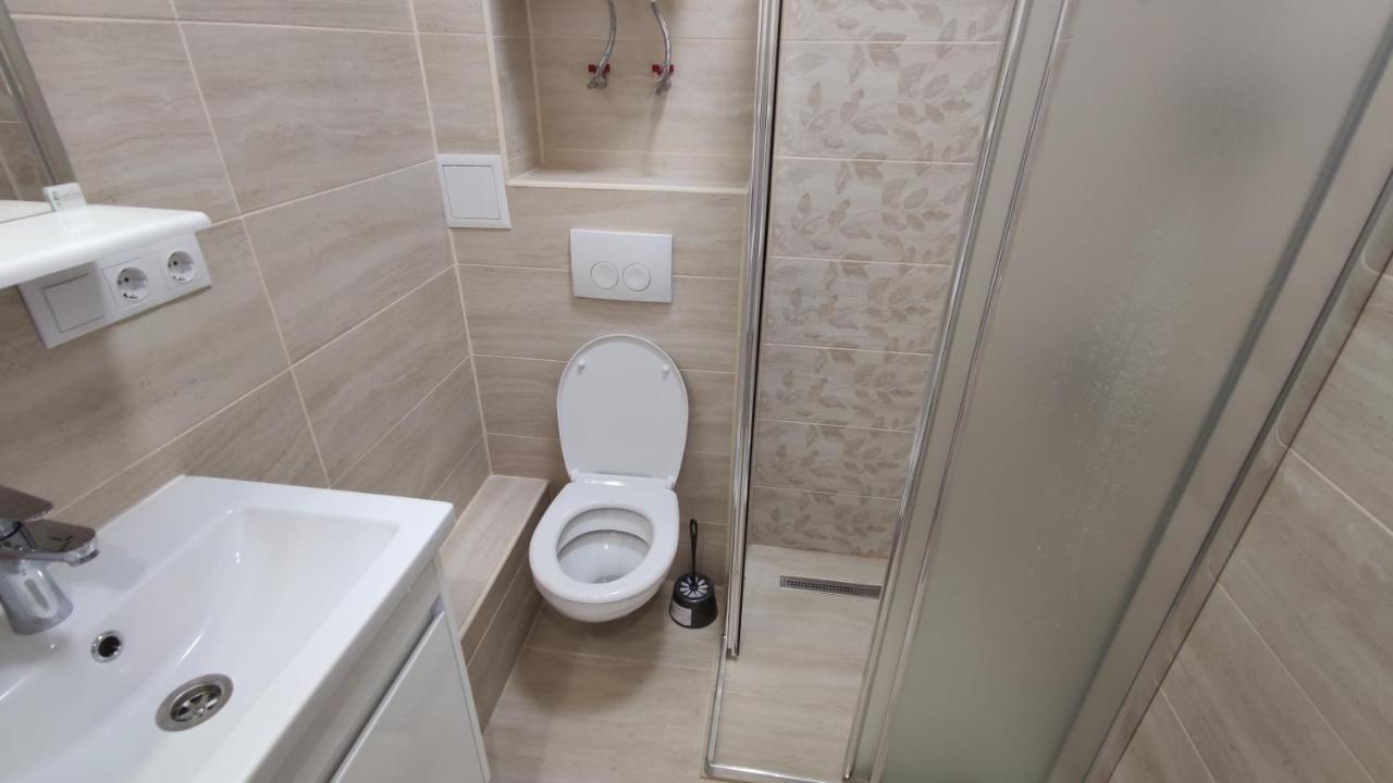 Rybalsky Studio Apartment Dnipro View Kyiv Exterior foto