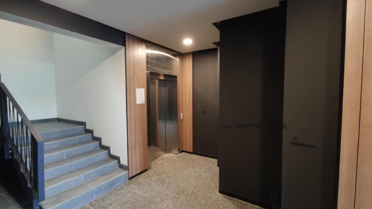 Rybalsky Studio Apartment Dnipro View Kyiv Exterior foto