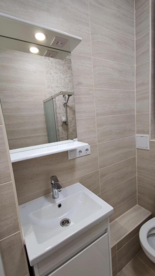 Rybalsky Studio Apartment Dnipro View Kyiv Exterior foto